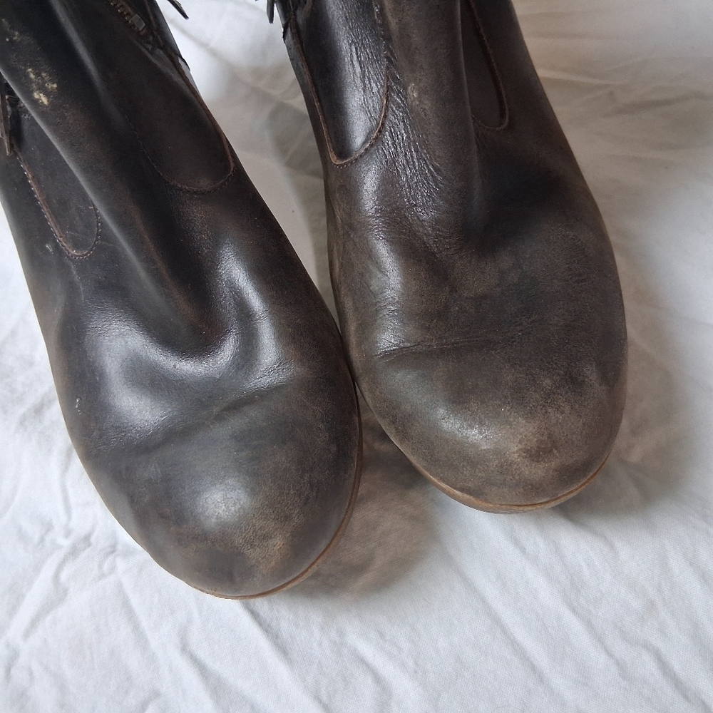 Uggs Size 9 Boots Zip Up - Picture 5 of 9
